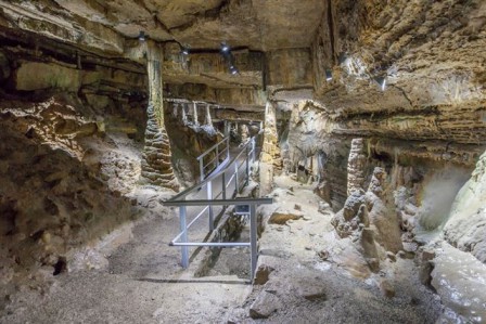Tropfsteinhöhle Erdmannshöhle in Hasel